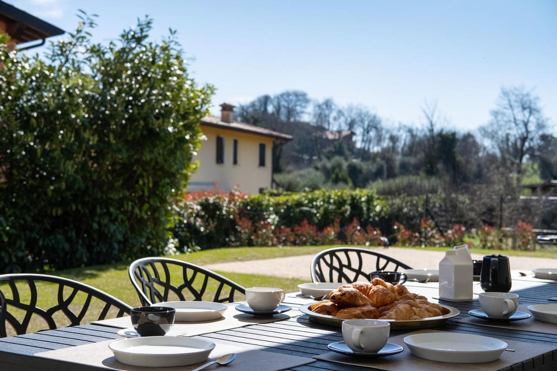 Luxury Villas Gardenia With Private Pool Padenghe sul Garda Ngoại thất bức ảnh