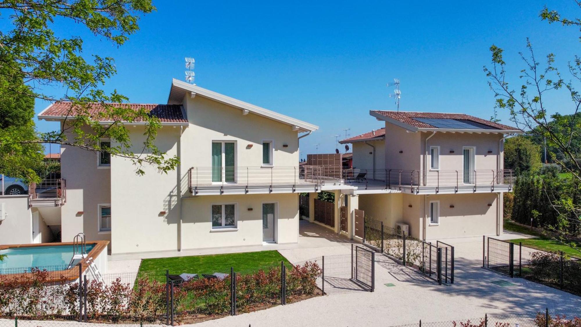 Luxury Villas Gardenia With Private Pool Padenghe sul Garda Ngoại thất bức ảnh